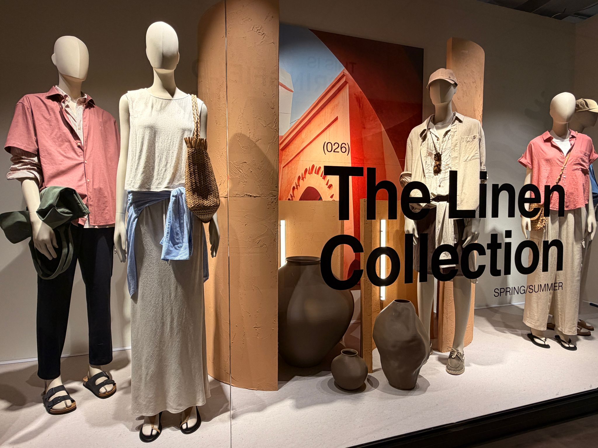 The Linen Collection retail vitrine
